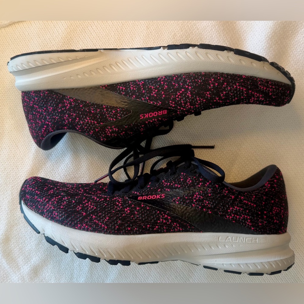 Brooks Women's Black and Hot Pink Running Shoes Size 9M - Picture 4 of 6